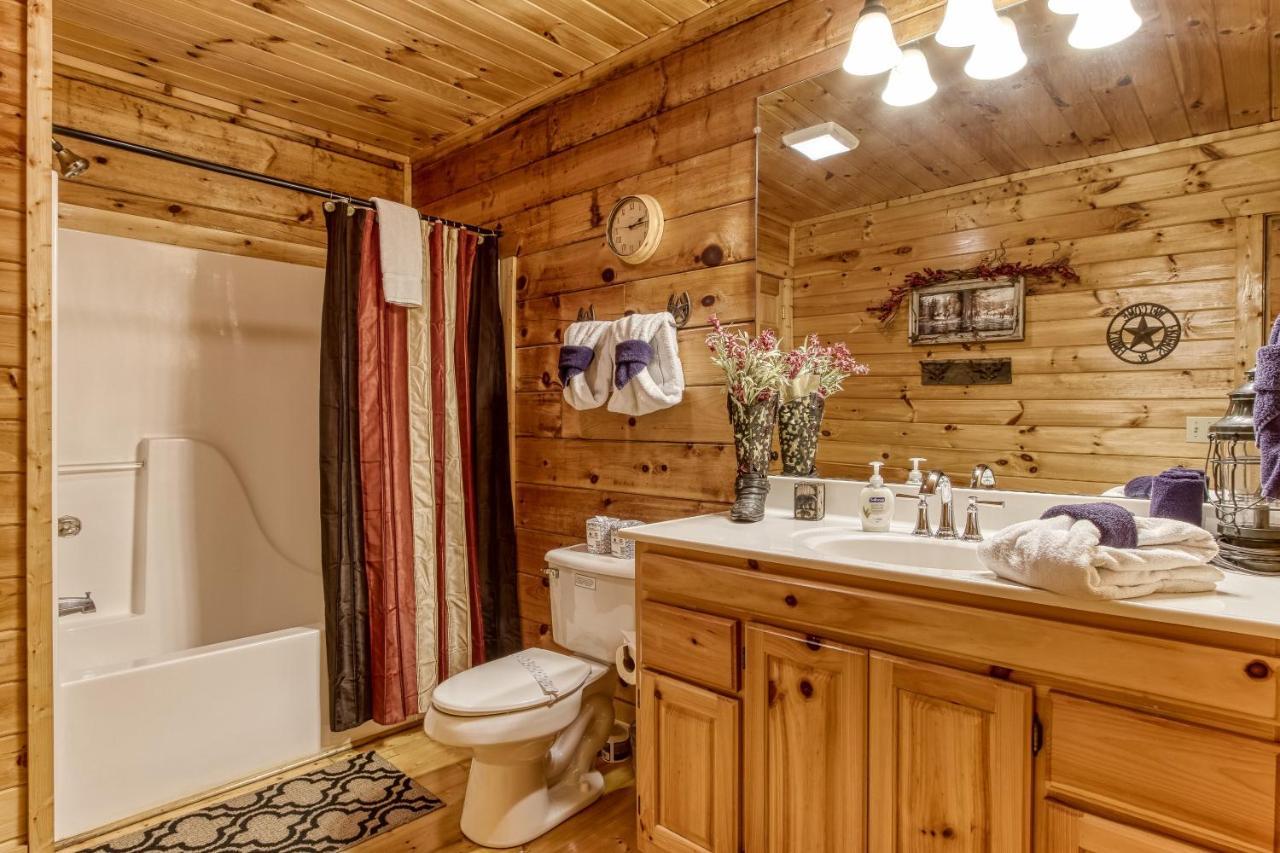 Magical Moments, Hot Tub, Wifi, 1089 Free Tickets Each Paid Day, Dollywood And More Гатлинбург Экстерьер фото